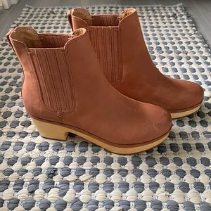 Frye & Co wooden clog booties